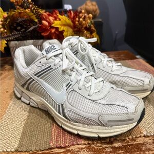 Nike Zoom Vomero 5 Men’s Size 12 White/Cream